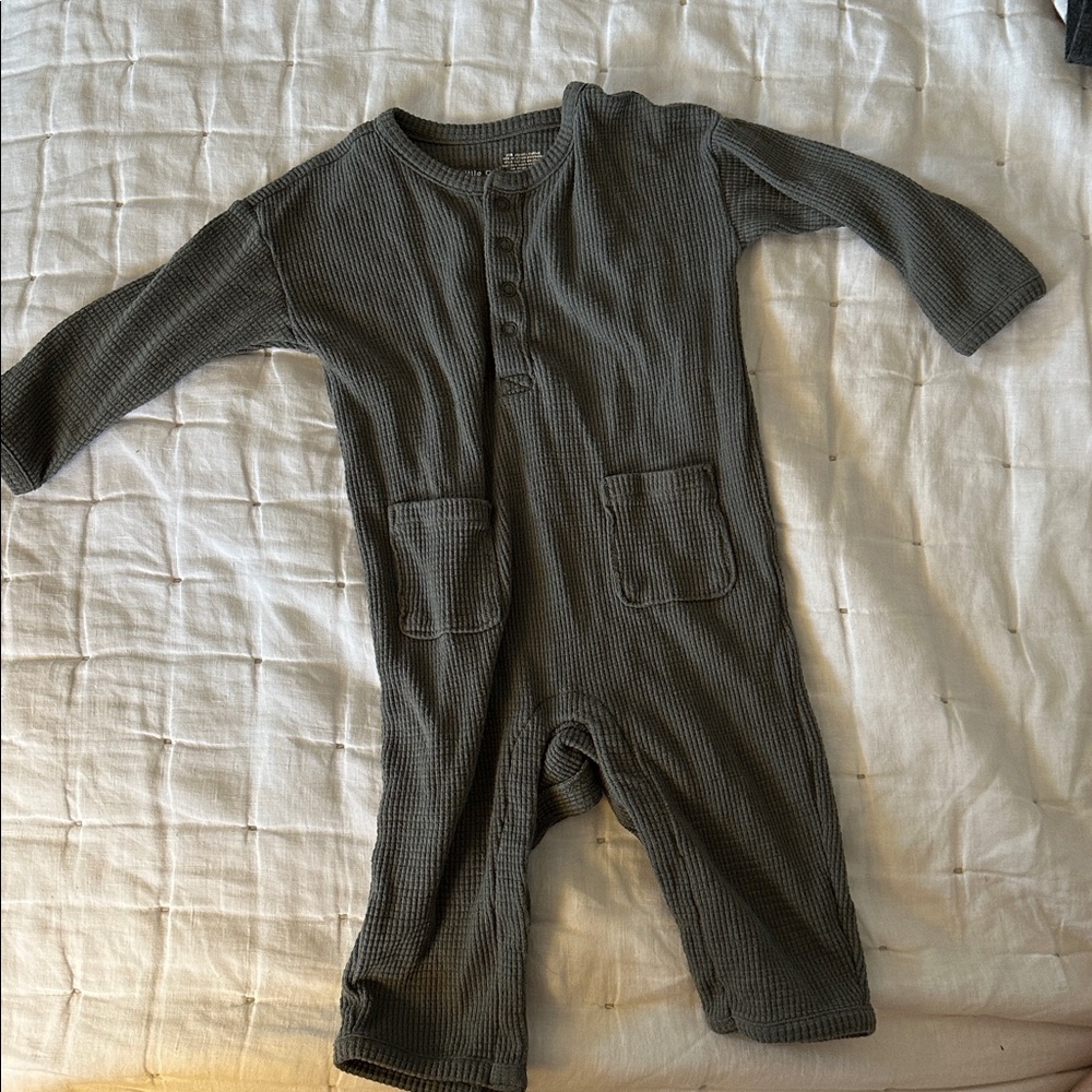 8 piece 12mo. Baby Boy Clothes Aquatic Theme (041) - Picture 14 of 16